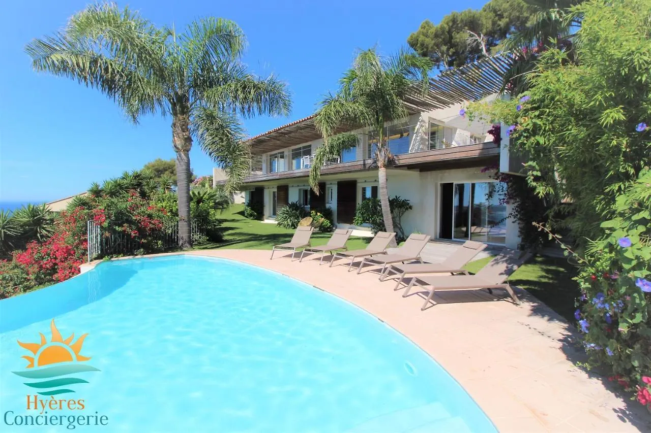 Villa Grand Standing: Renovated Seaside Retreat with Pool Hyeres France
