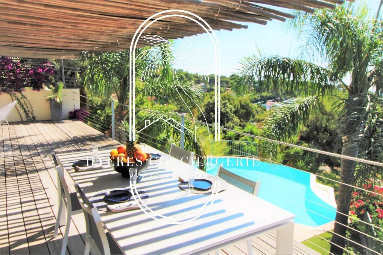 Villa Grand Standing: Renovated Seaside Retreat with Pool Hyeres